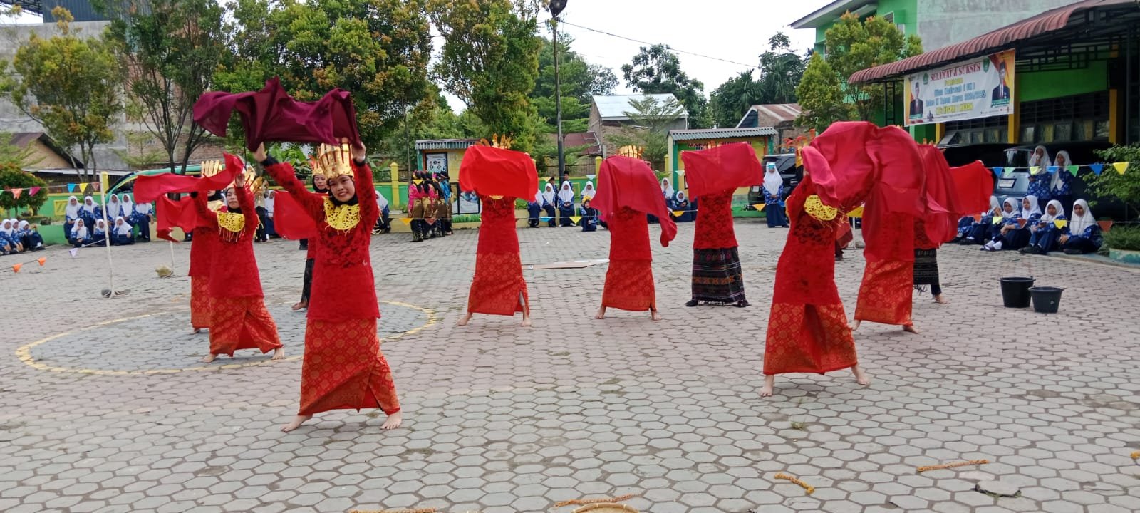 MTsN 1 Medan Gelar P5RA “Bangunlah Jiwa dan Raga”: Ajang Kreasi dan Sportivitas Siswa